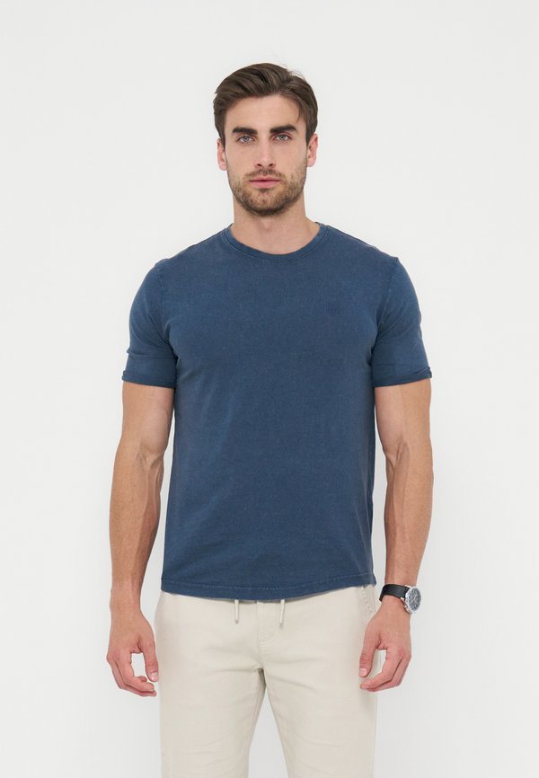 Pier One by Zalando