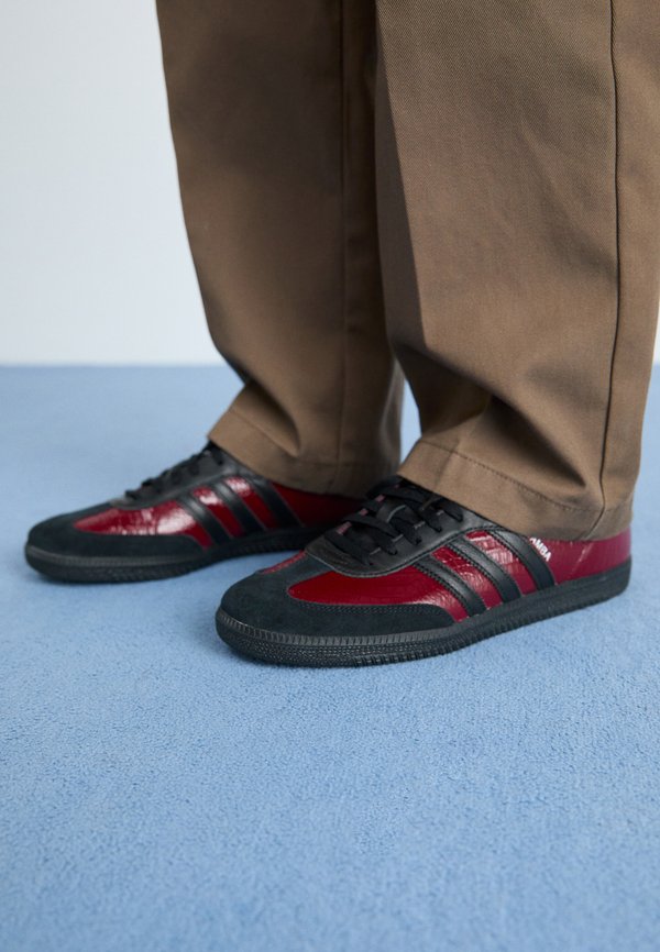 adidas Originals SAMBA OG UNISEX - Trainers - shadow red/core black/silver met