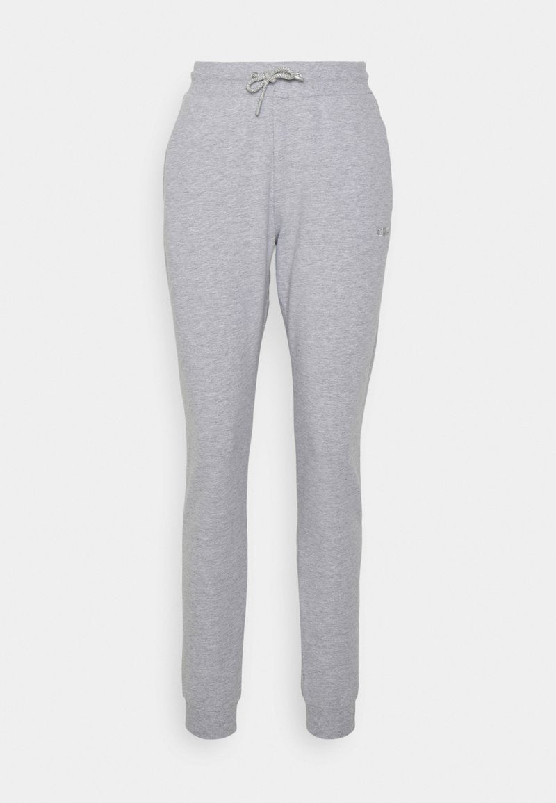 Helle graue Jogginghose mit elastischem Bund, Kordelzug, schmal zulaufenden Beinen und cuffs, vor einem weißen Hintergrund präsentiert.
