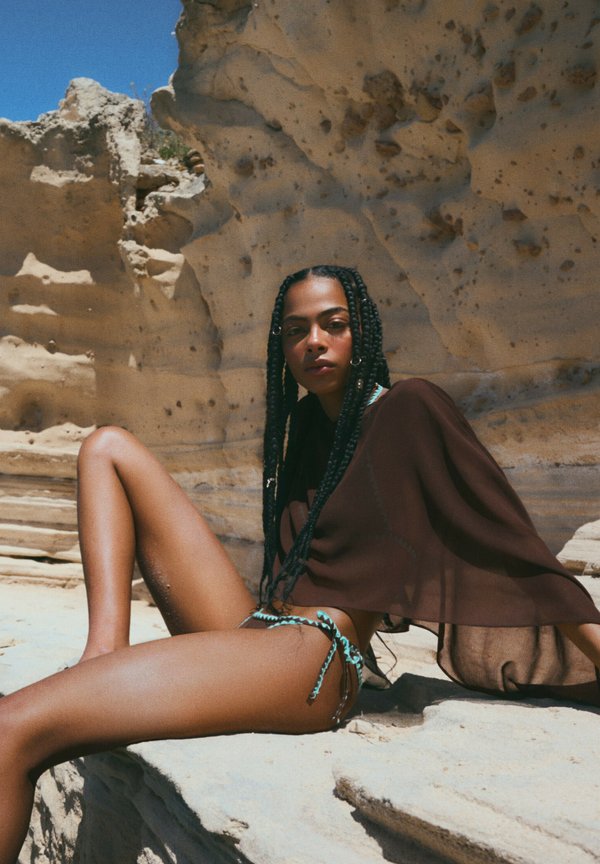 Bershka FLOWING SEMI-SHEER ASYMMETRIC - CAPE - Cape - dark brown