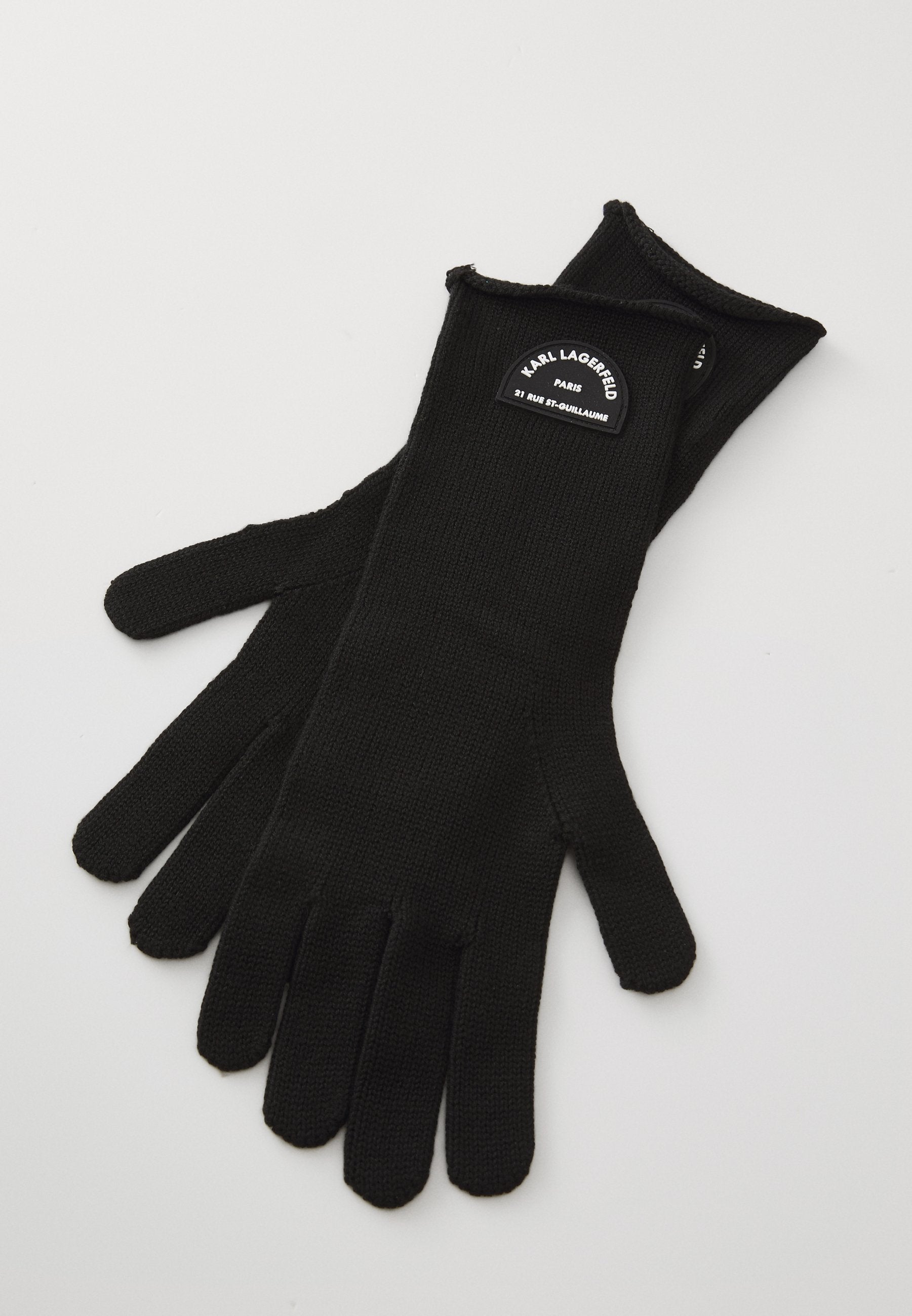  GLOVE Media 4