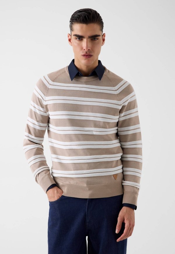 Guess GESTREIFTER PULLOVER - Jumper - braun