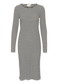 Langärmliges Kleid mit taillierter Silhouette, aus weichem Stoff mit abwechselnd schwarzen und weißen horizontalen Streifen. Rundhalsausschnitt.