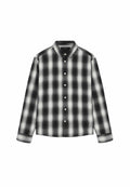 Schwarz-weiße karierte Hemd mit langen Ärmeln, Button-Down-Kragen und vorderer Knopfleiste. Hergestellt aus weichem Stoff mit einem karisierten Muster.