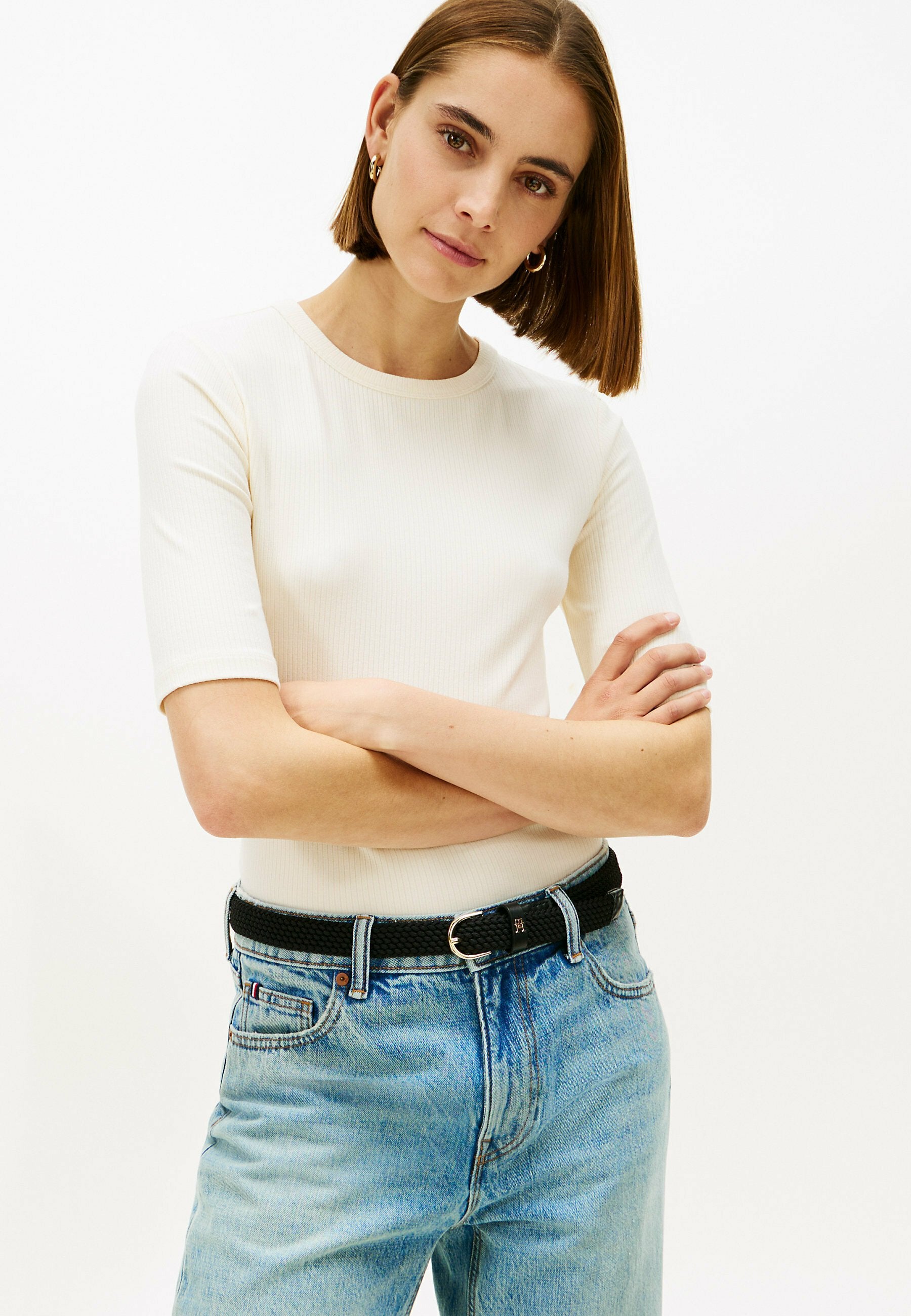 RIBBED SLIM HALF SLEEVE T-SHIRT Media 3