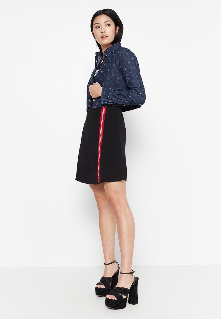 Love Moschino