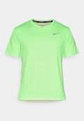 Nike Performance MILER - Sports T-shirt - lime blast/reflective silver-coloured