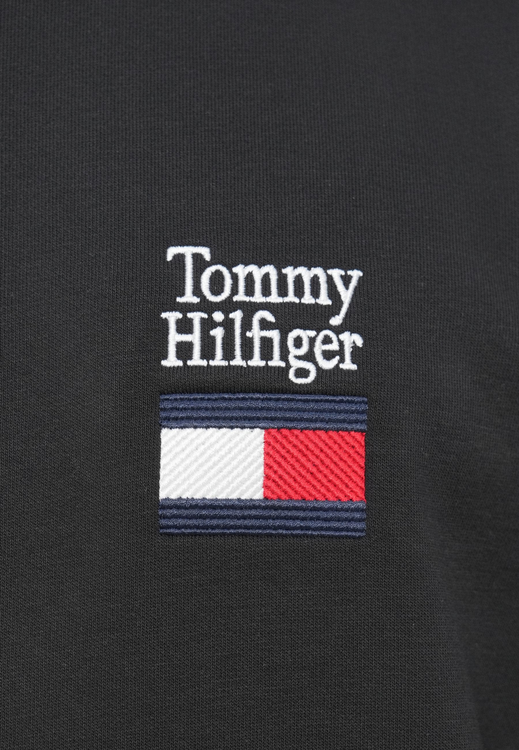 FLAG EMBROIDERY FLEX FLEECE SWEATSHIRT Media 6