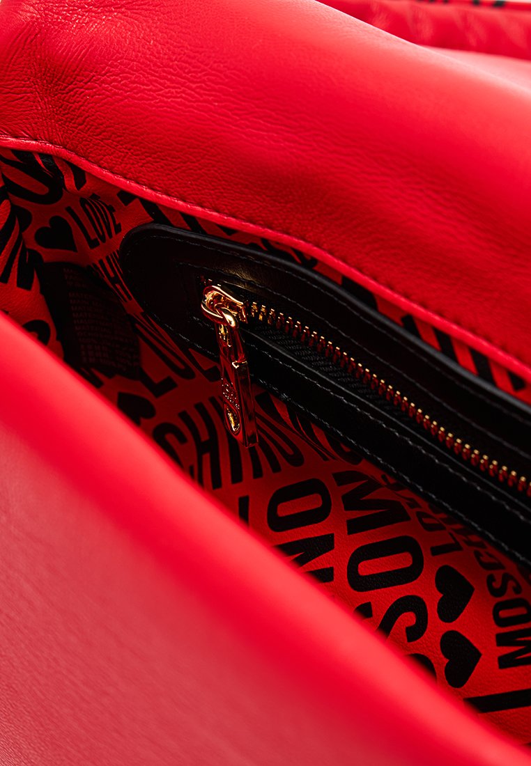 Love Moschino