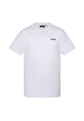 Weißes Baumwoll-T-Shirt mit kurzen Ärmeln, Rundhalsausschnitt und kleinem blauen Logo-Text auf der linken Brustseite.