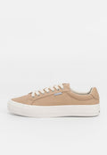 Beige Low-Top-Sneaker mit weißen Schnürsenkeln, weißer Gummisohle und einem kleinen "PS Paul Smith"-Label an der Seite.