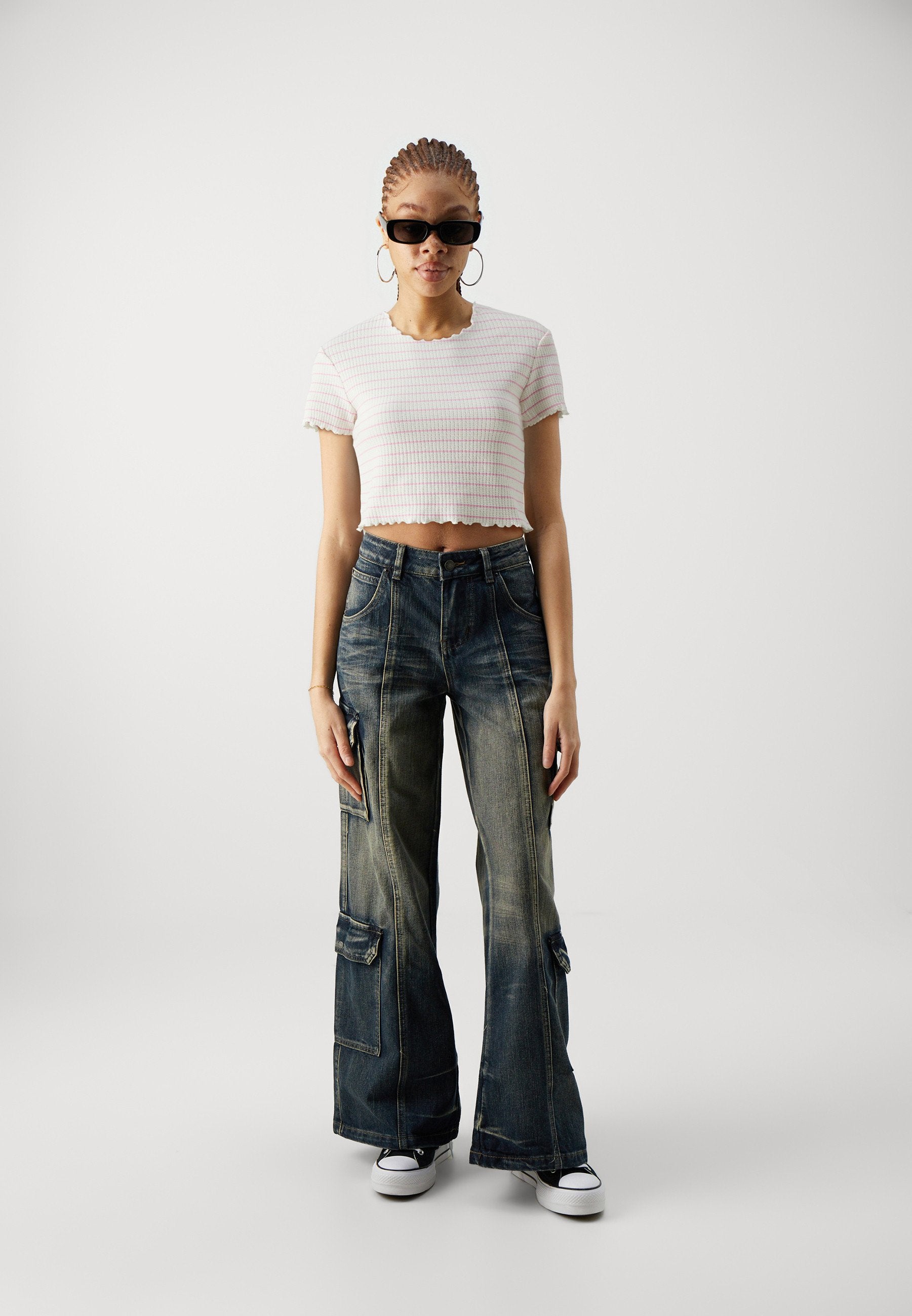ONLY ONLANITS CROPPED