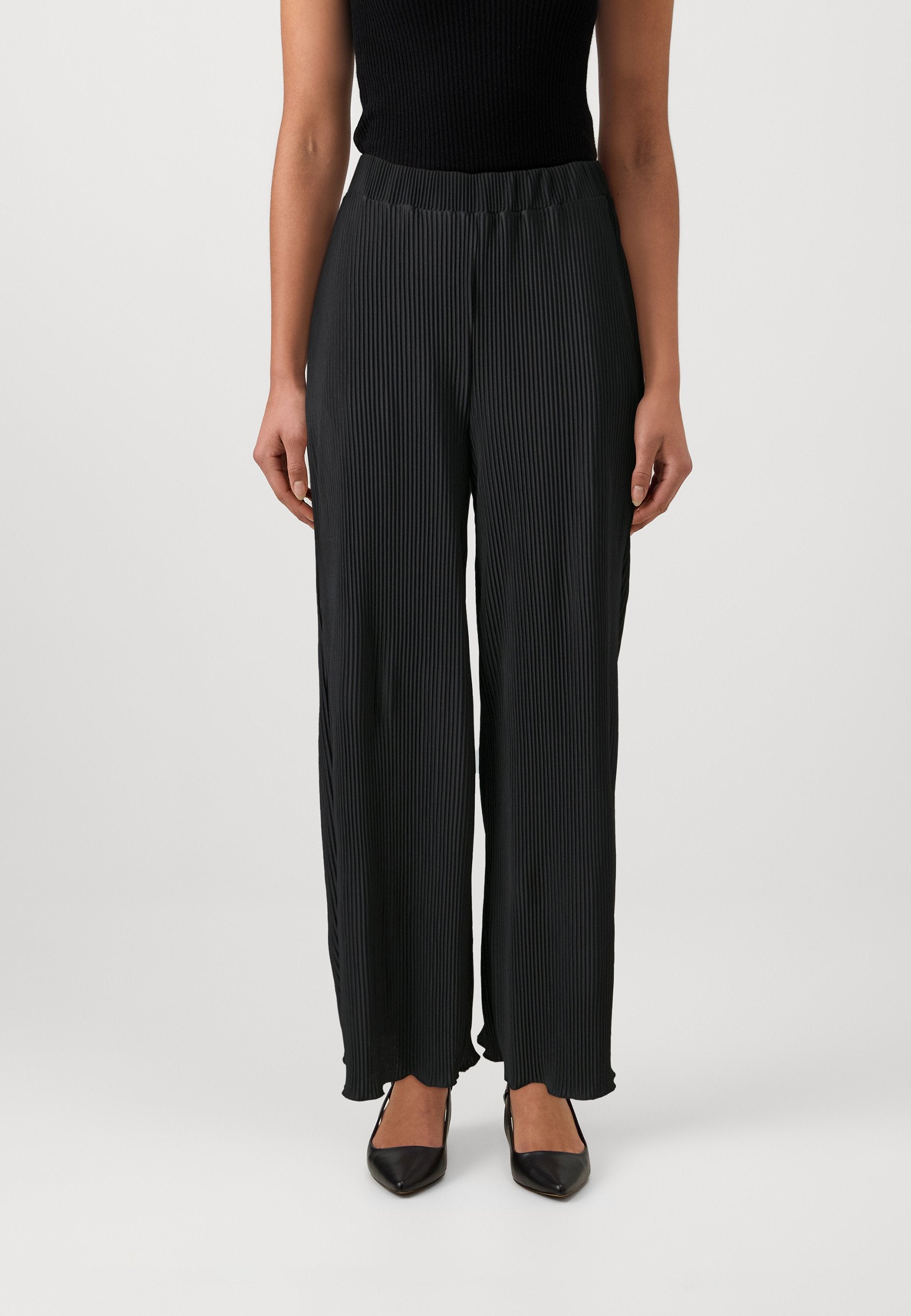 ONLKALYA PLISSE CULOTTE PANT  Media 3