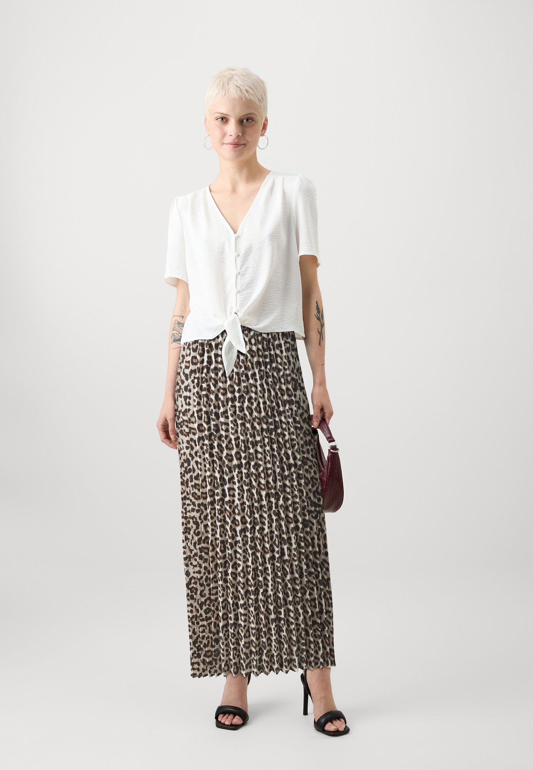 ONLALMA LIFE PLISSE SKIRT Media 2