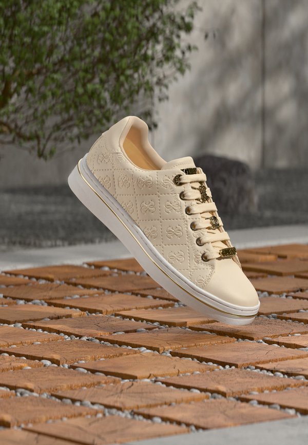Guess STASEY4 - Trainers - cream