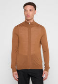 Brauner Reißverschluss-Pullover mit Stehkragen, aus leichtem Strickmaterial, mit gerippten Details und einem goldenen Reißverschluss.