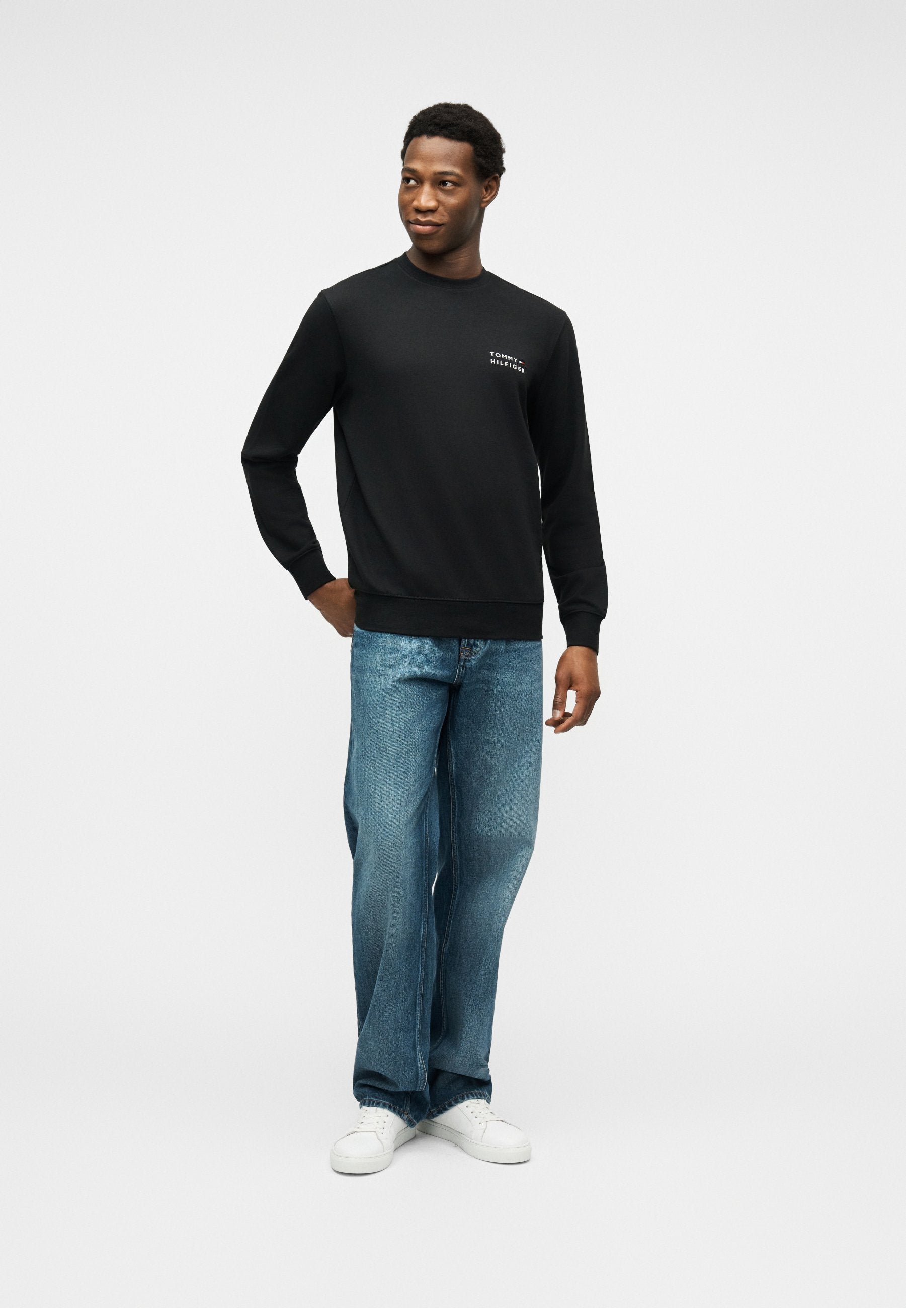 LOGO EMBROIDERY TERRY SWEATSHIRT Media 2