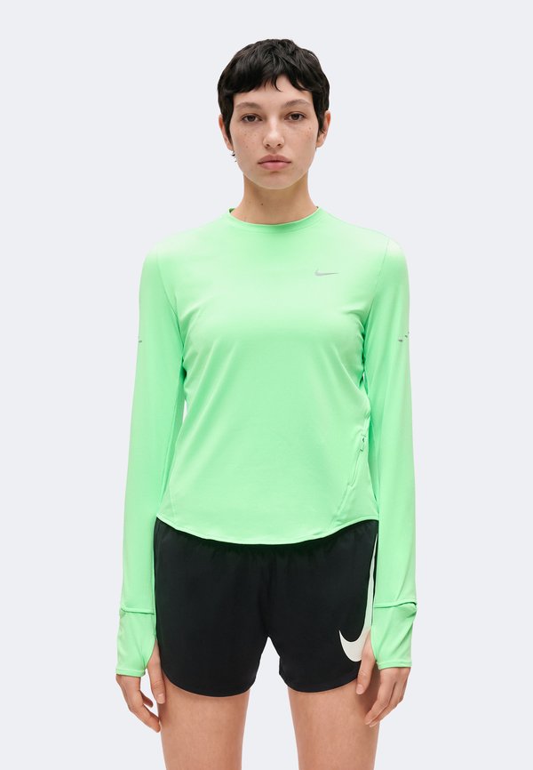 Nike Performance SWIFT - Long sleeved top - illusion green