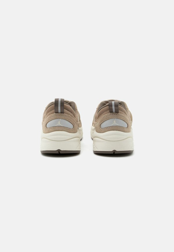 Jordan JORDAN TRUNNER O/S