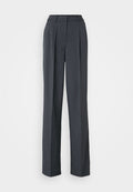 Dunkelgraue, weit geschnittene Hose aus strukturiertem Stoff. Sie verfügt über vordere Falten, einen flachen Bund und ein klares Design ohne Verzierungen.