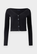 Schwarze, kurz geschnittene Strickjacke aus weichem Material mit langen Ärmeln, V-Ausschnitt und sechs Knopfverschlüssen mit blauen Knöpfen.