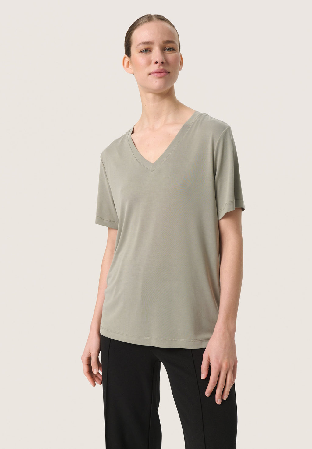 Soaked in Luxury SLCOLUMBINE V-NECK SS