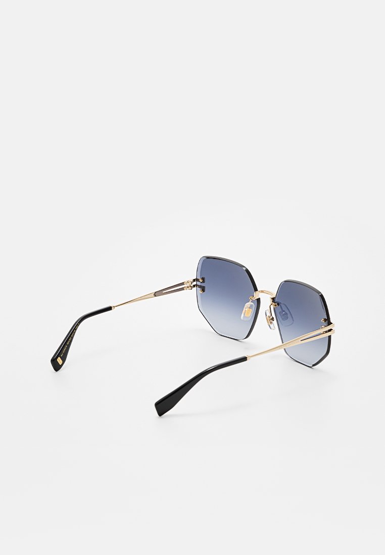 MARC JACOBS