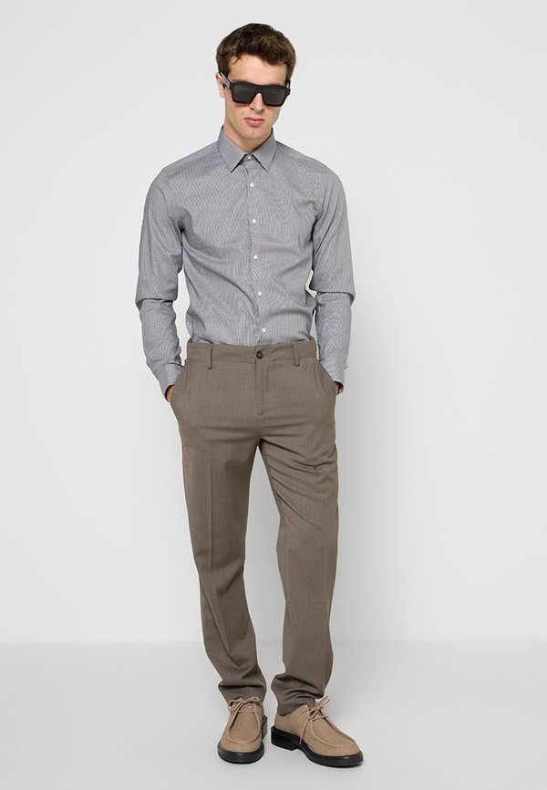 Calvin Klein SLIM FIT