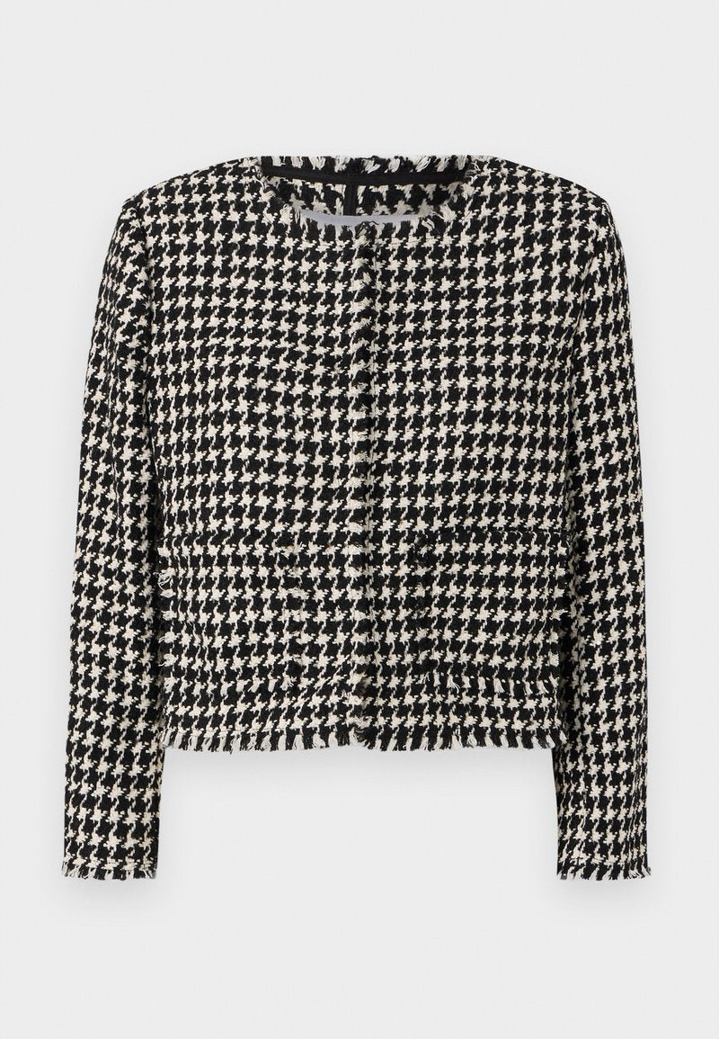 FRAYED FRONT POCKETS Media 1