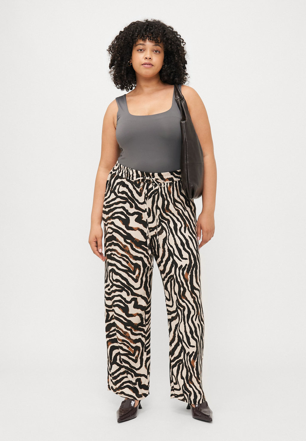 CARBERTE PANTS Media 2