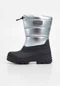 Silberner isolierter Stiefel mit schwarzer Gummisohle, strukturiertem Obermaterial, Kordelverschluss und CMP-Logo am Schaft.