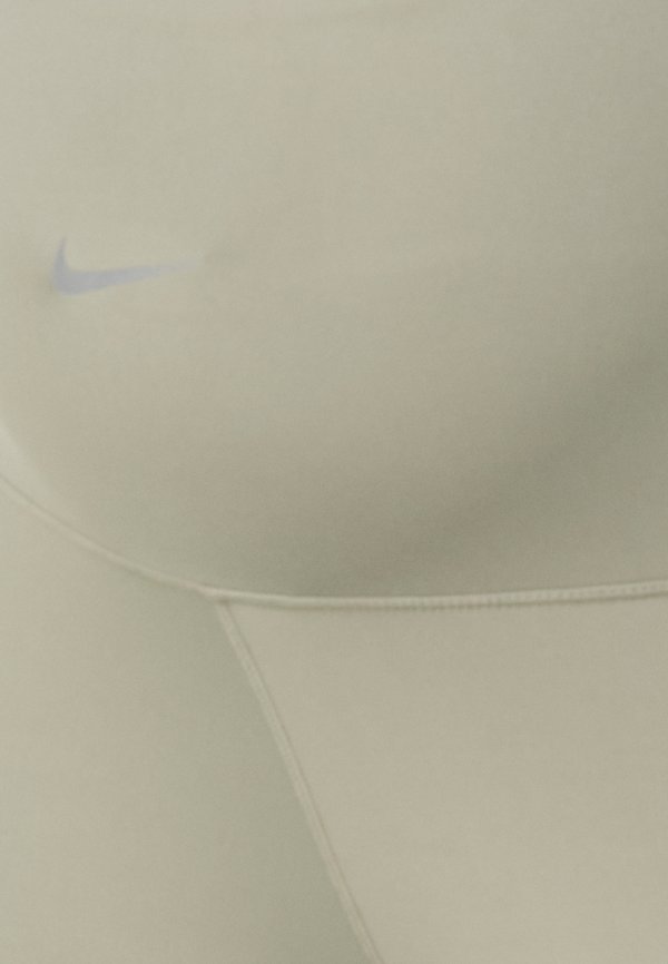 Nike Performance