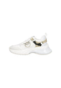 Weiße Sneaker aus Leder und synthetischen Materialien, glänzende goldene Akzente, gewölbte Sohle und Markenlogo auf der Ferse.