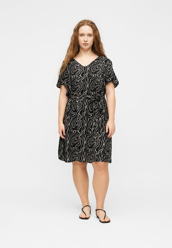 Vero Moda Curve VMCEASY JOY DRESS - Day dress - black