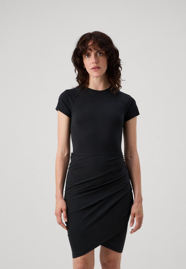 Good American SANDWASHED WRAP DRESS