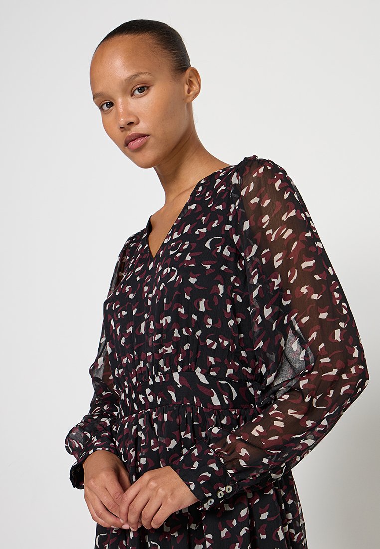 ONLY Petite Freizeitkleid Media 4