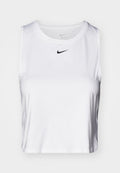 Weißes ärmelloses Sportoberteil aus glattem Stoff, mit Rundhalsausschnitt und kleinem schwarzen Nike-Logo auf der Brust.