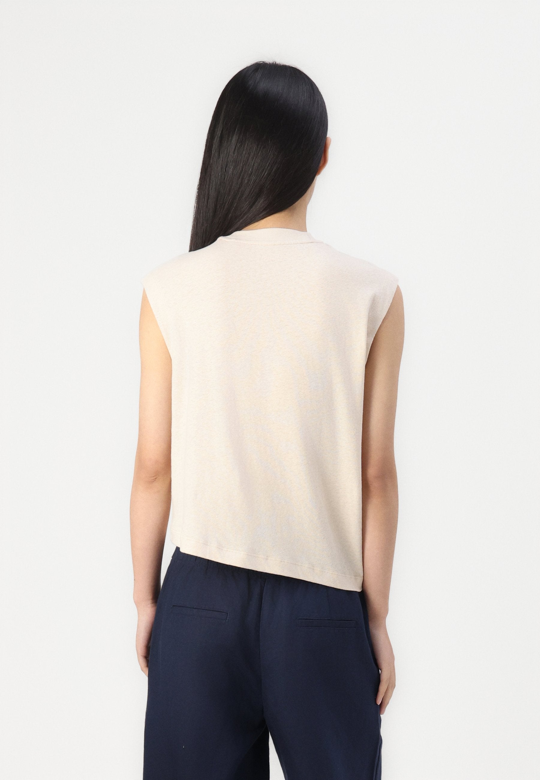 Esprit Top Media 4