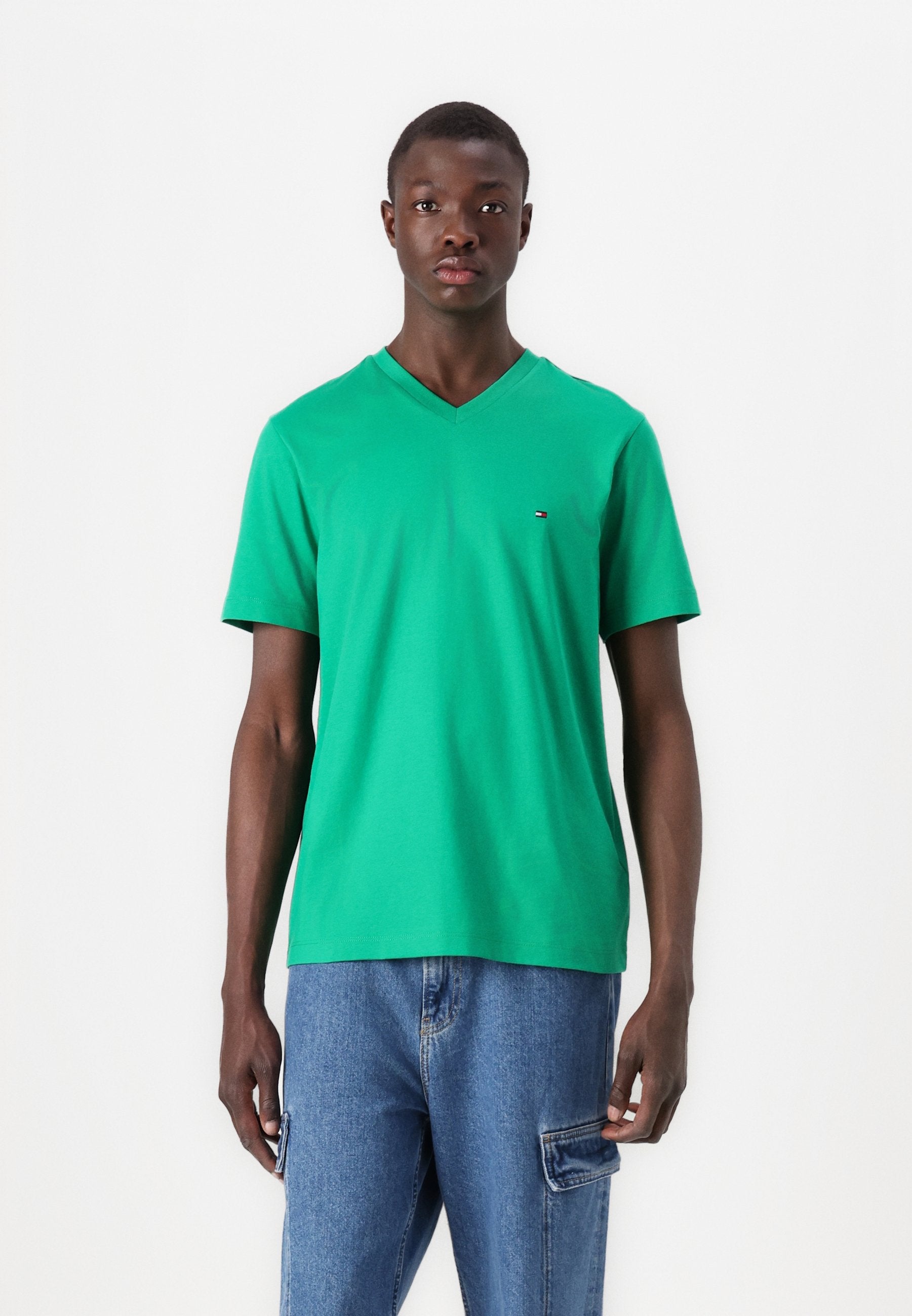 ESSENTIALS TEE Media 3