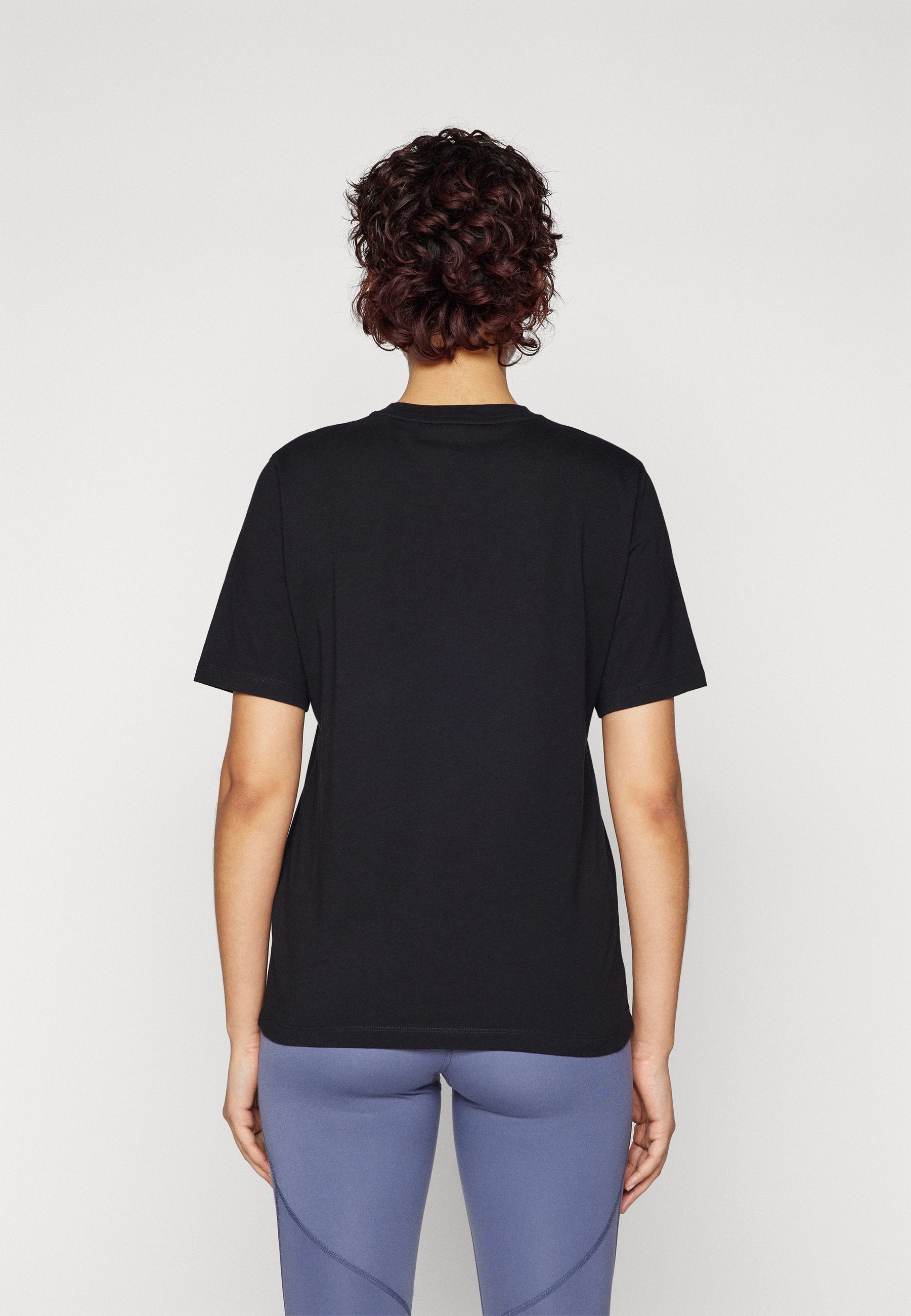 Peak Performance ORIGINAL SMALL LOGO TEE