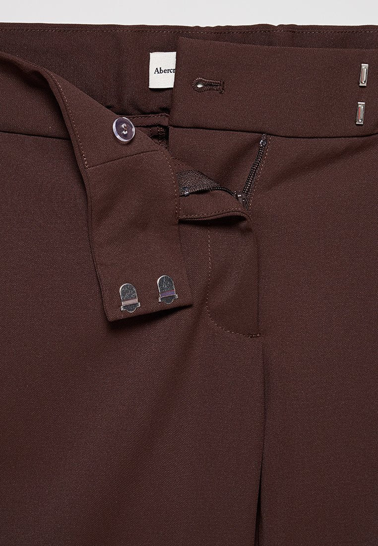 Abercrombie & Fitch SLIM FIT