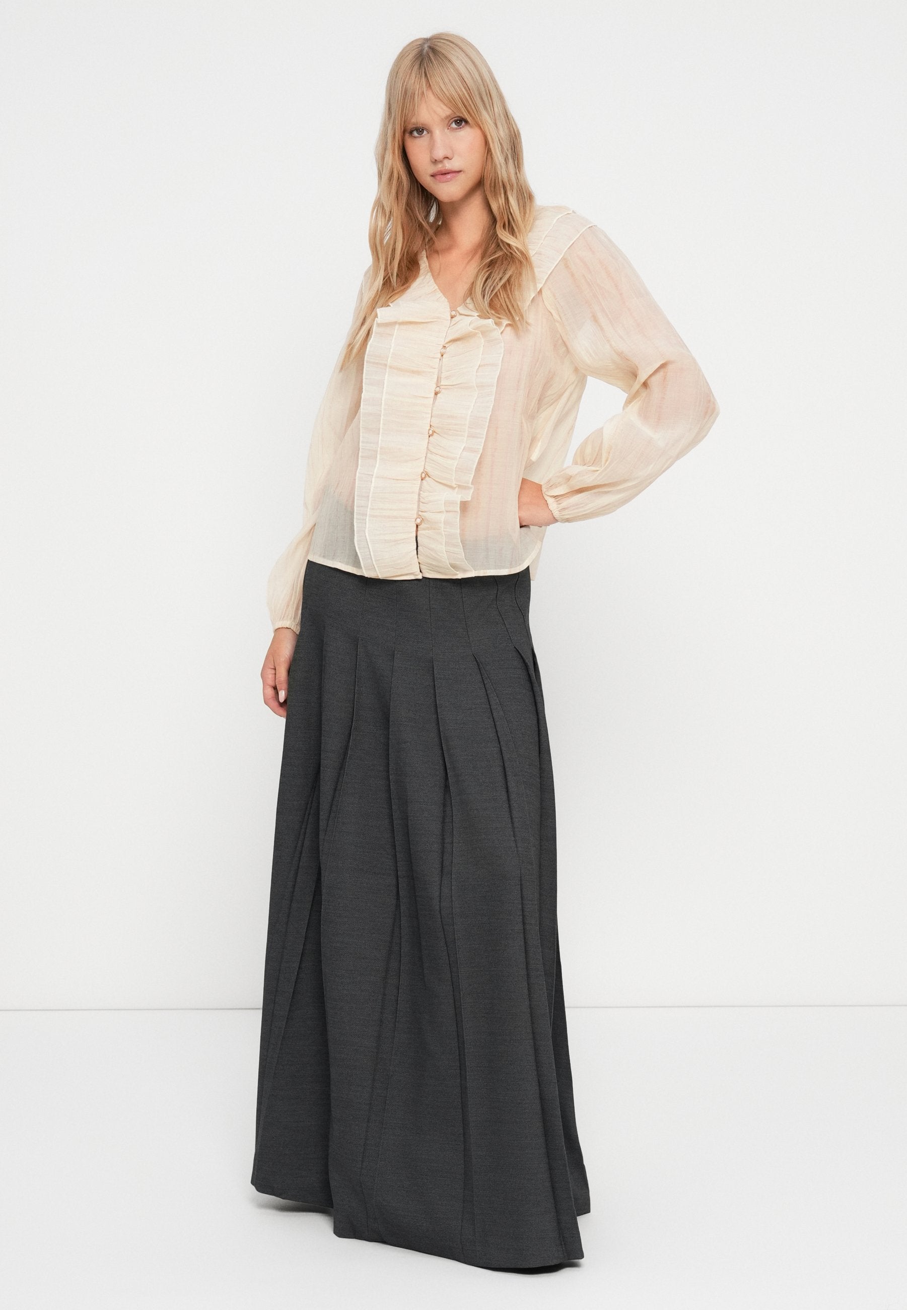 VILA VIERA RUFFLE