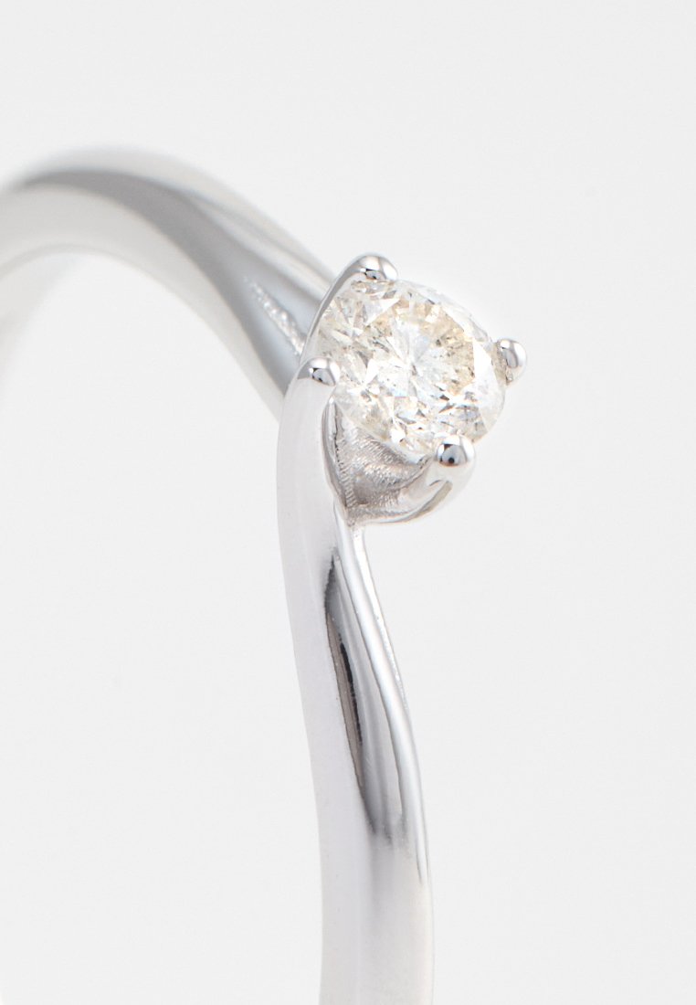 Revoni 0.12 CT DIAMOND