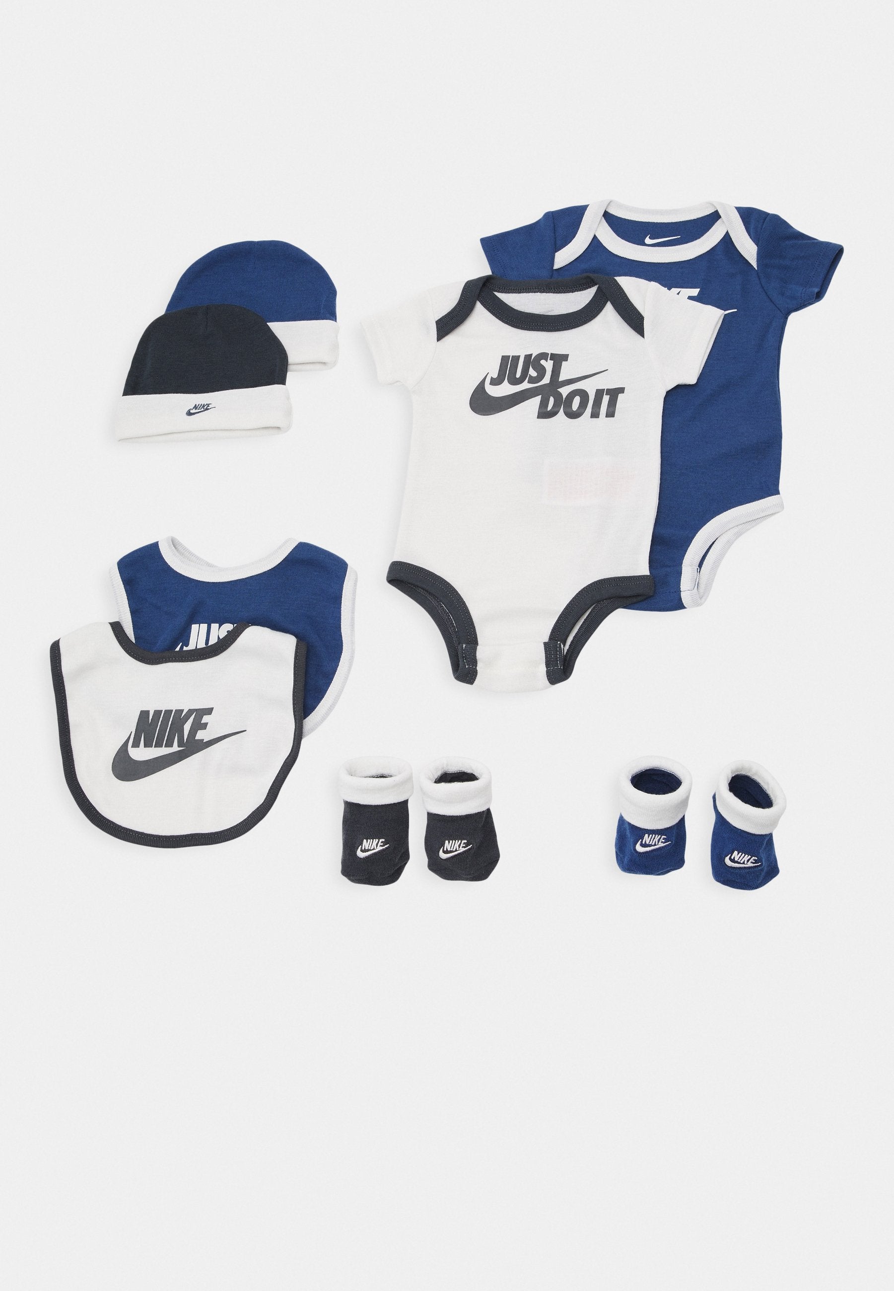 Nike Sportswear 8 PIECE GIFT SET