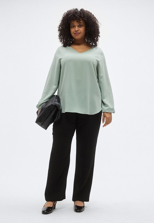 ONLY Carmakoma CARVICA L/S V-NECK TOP WVN NOOS