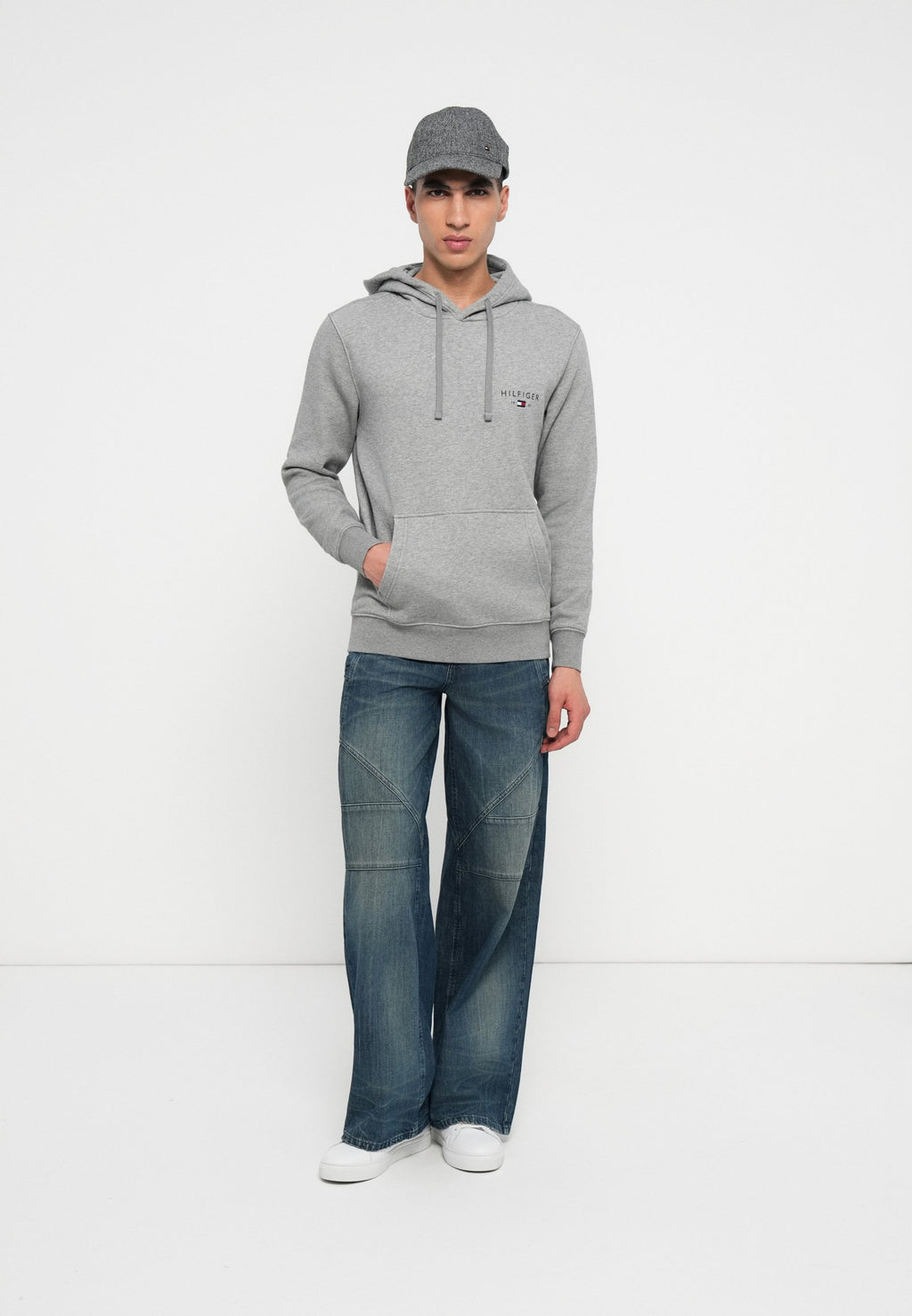 BRAND LOVE SMALL HOODIE Media 2