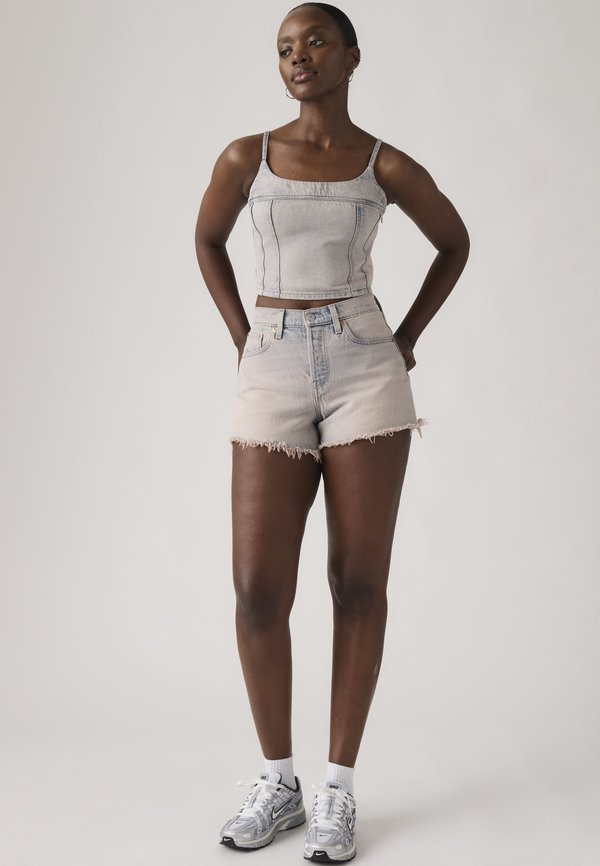 Levi's® 501® CURVE SHORT