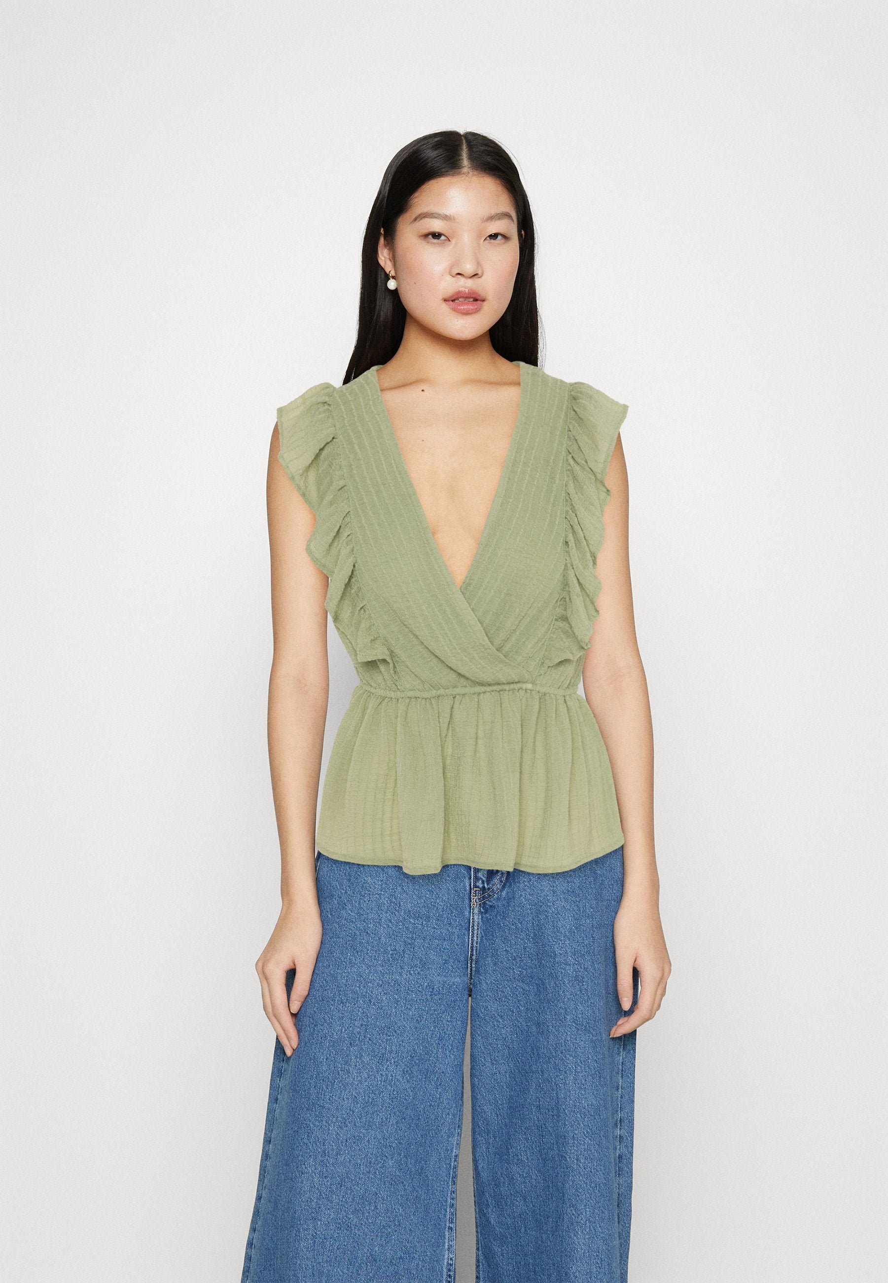 ONLY ONLLONDON RUFFLE