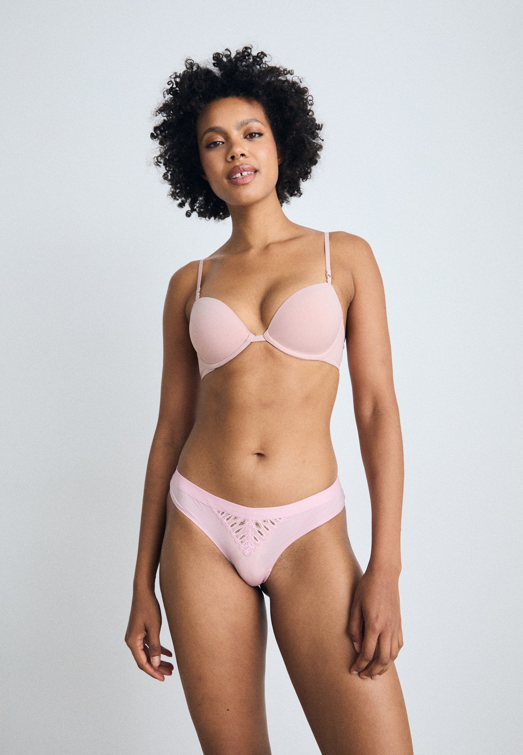 Triumph AURA SPOTLIGHT BRAZILIAN