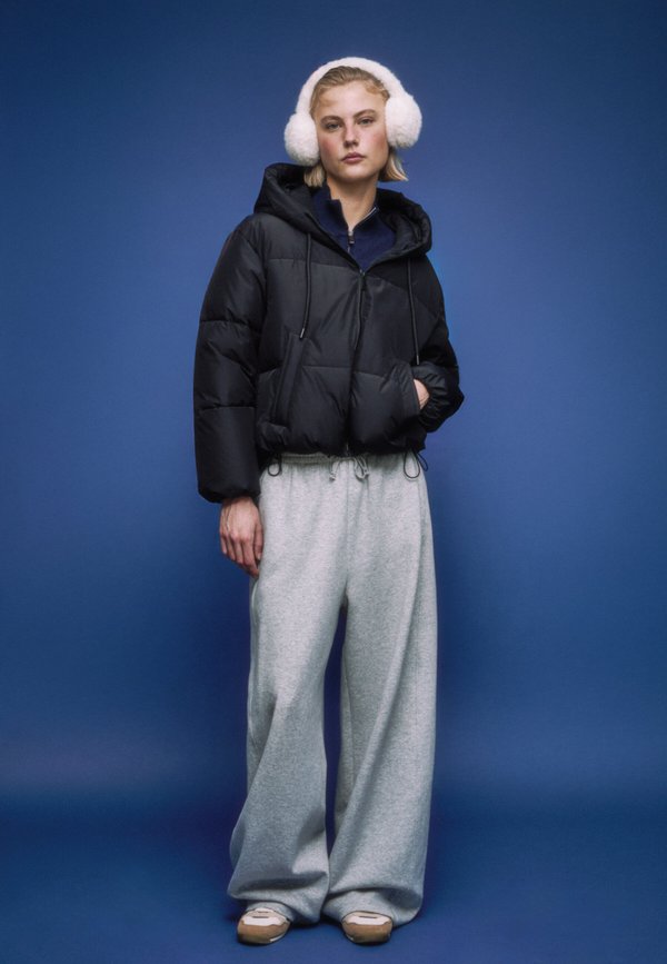 Stradivarius OVERSIZE PUFFER WITH HOOD